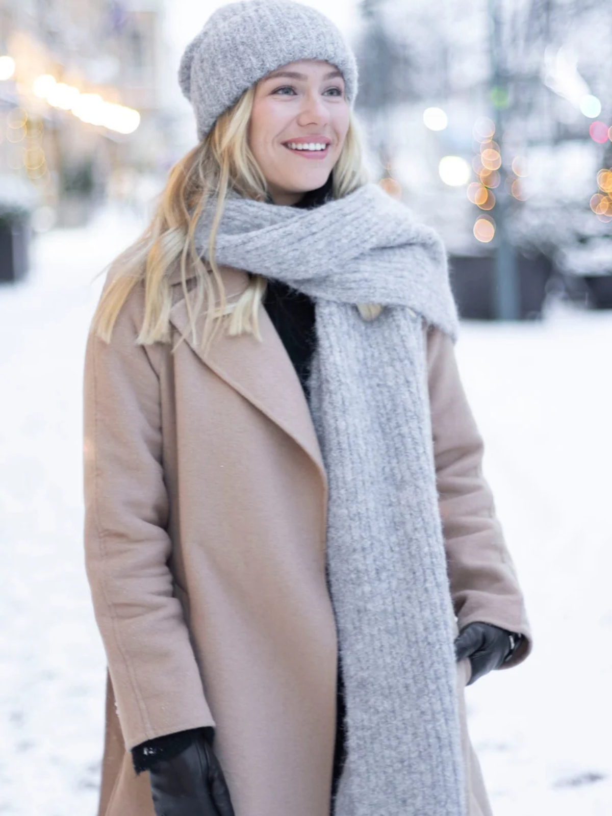 Kaulahuivi Brinna harmaa, Lasessor