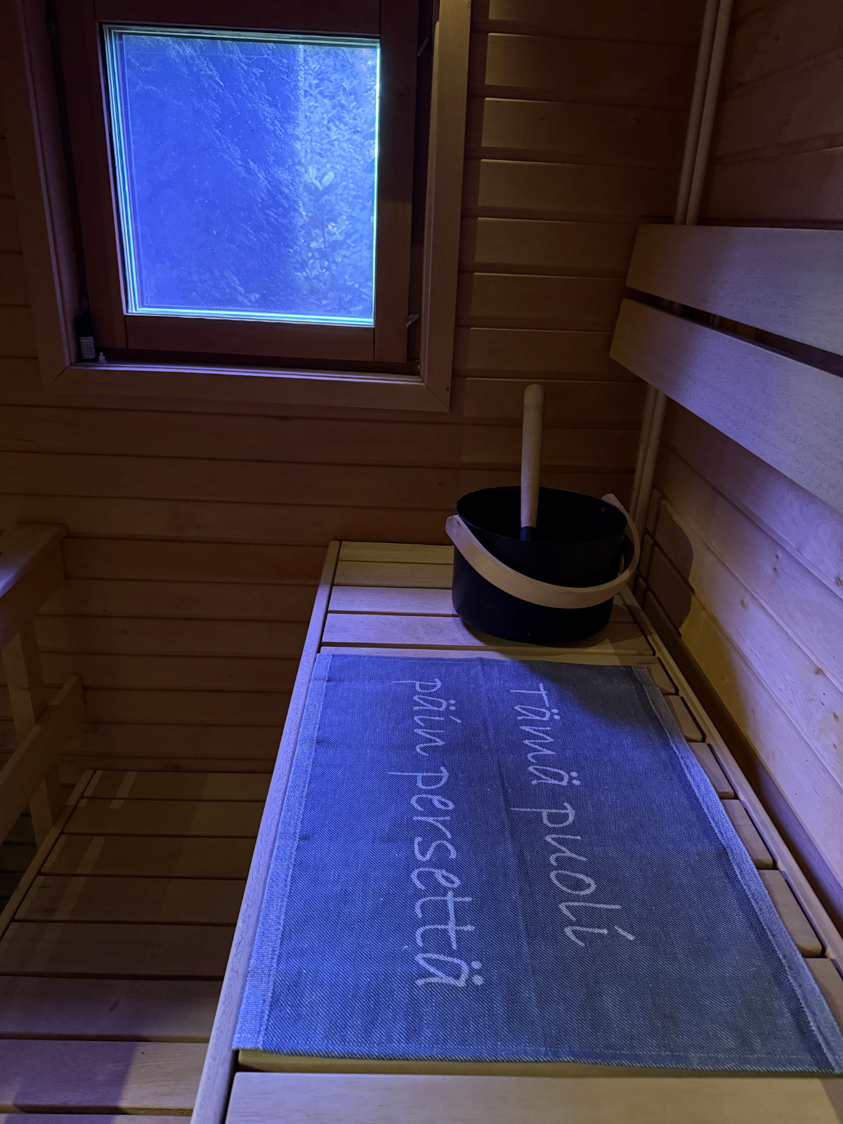 Pefletti Tämä puoli päin persettä tummansininen, Jokipiin Pellava