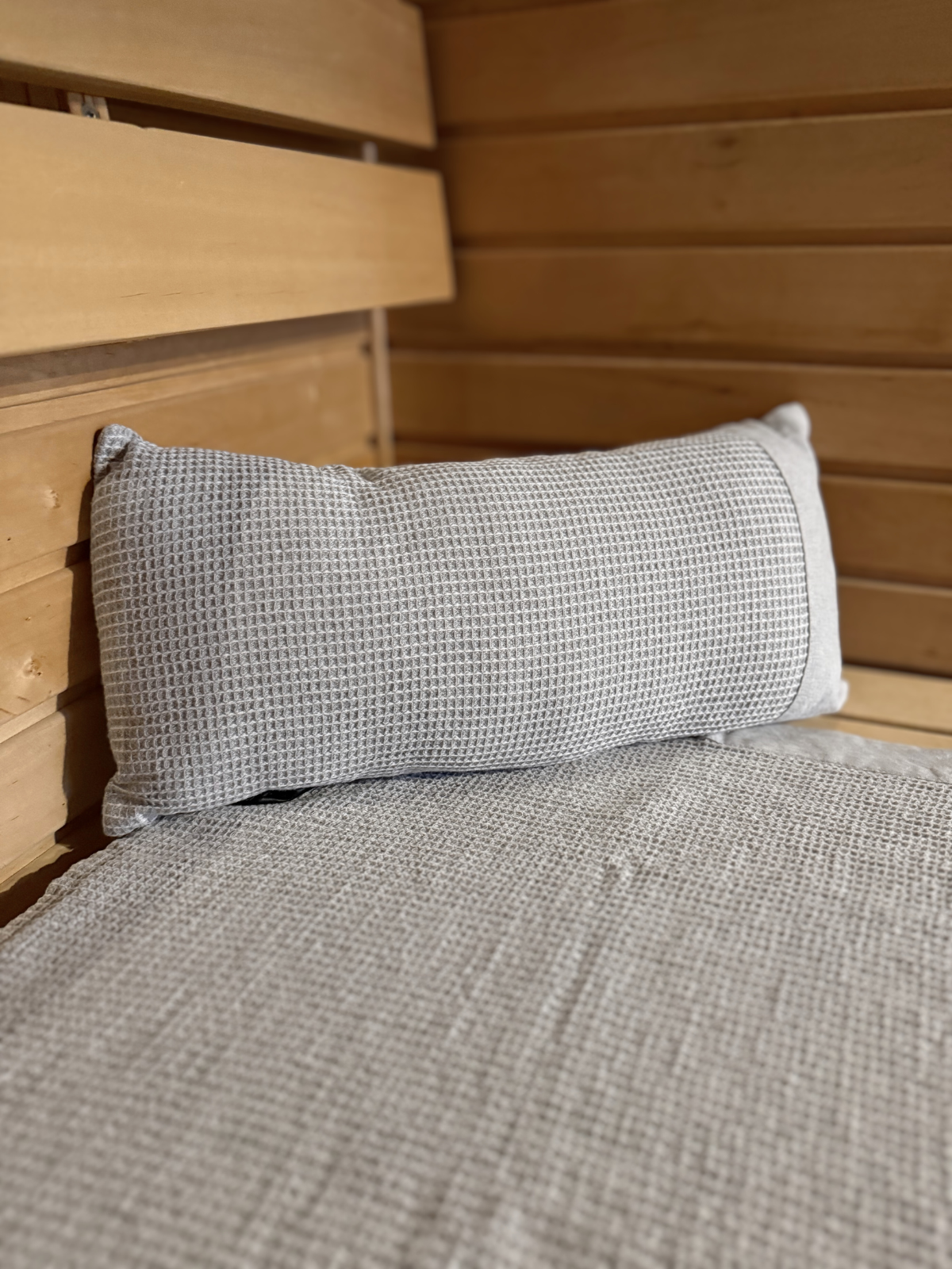 Saunatyyny Kenno harmaa 50x22cm, Rento